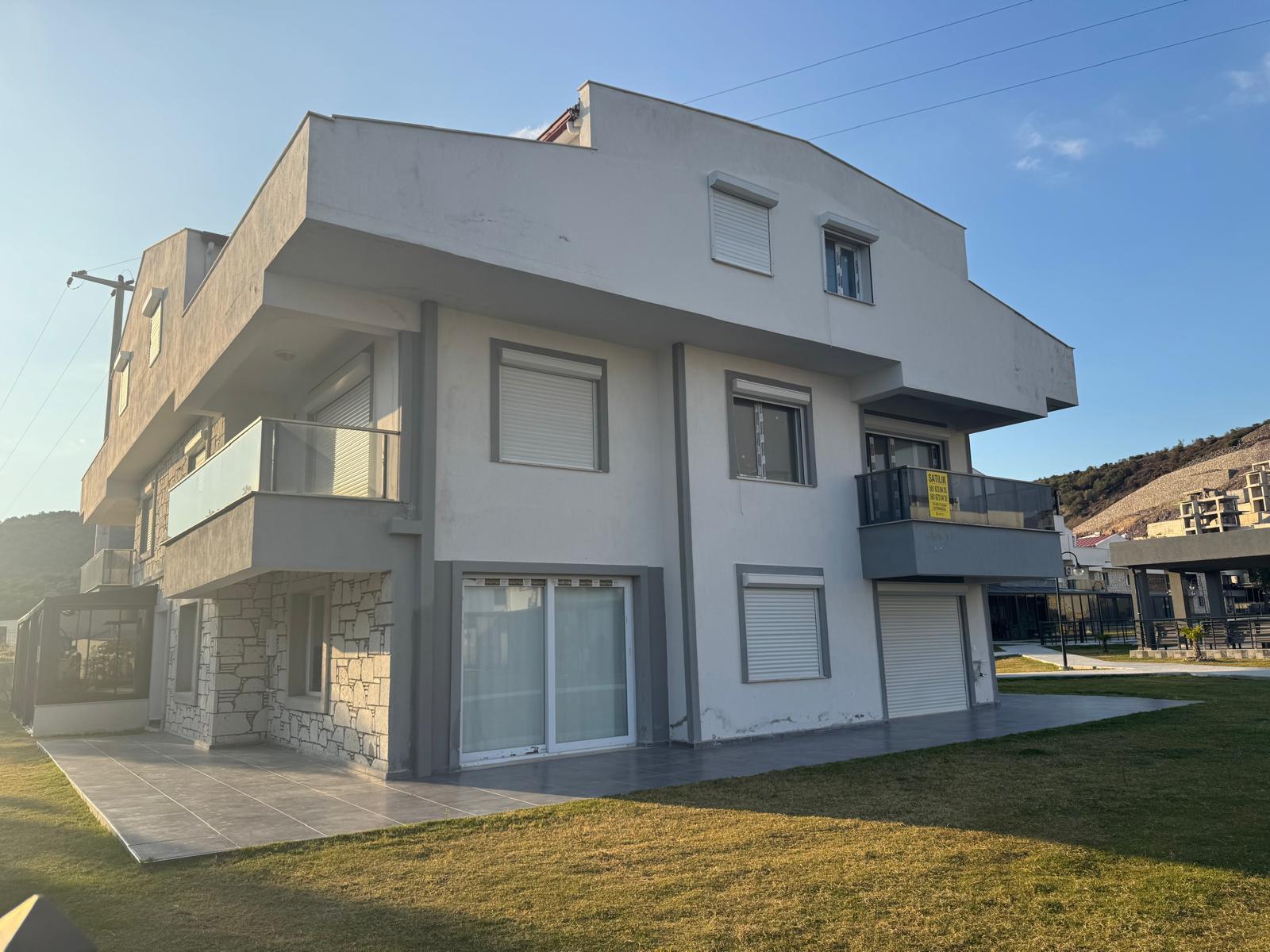 Çandarlıda Havuzlu Sitede Full Deniz Manzaralı 2+1 Dubleks